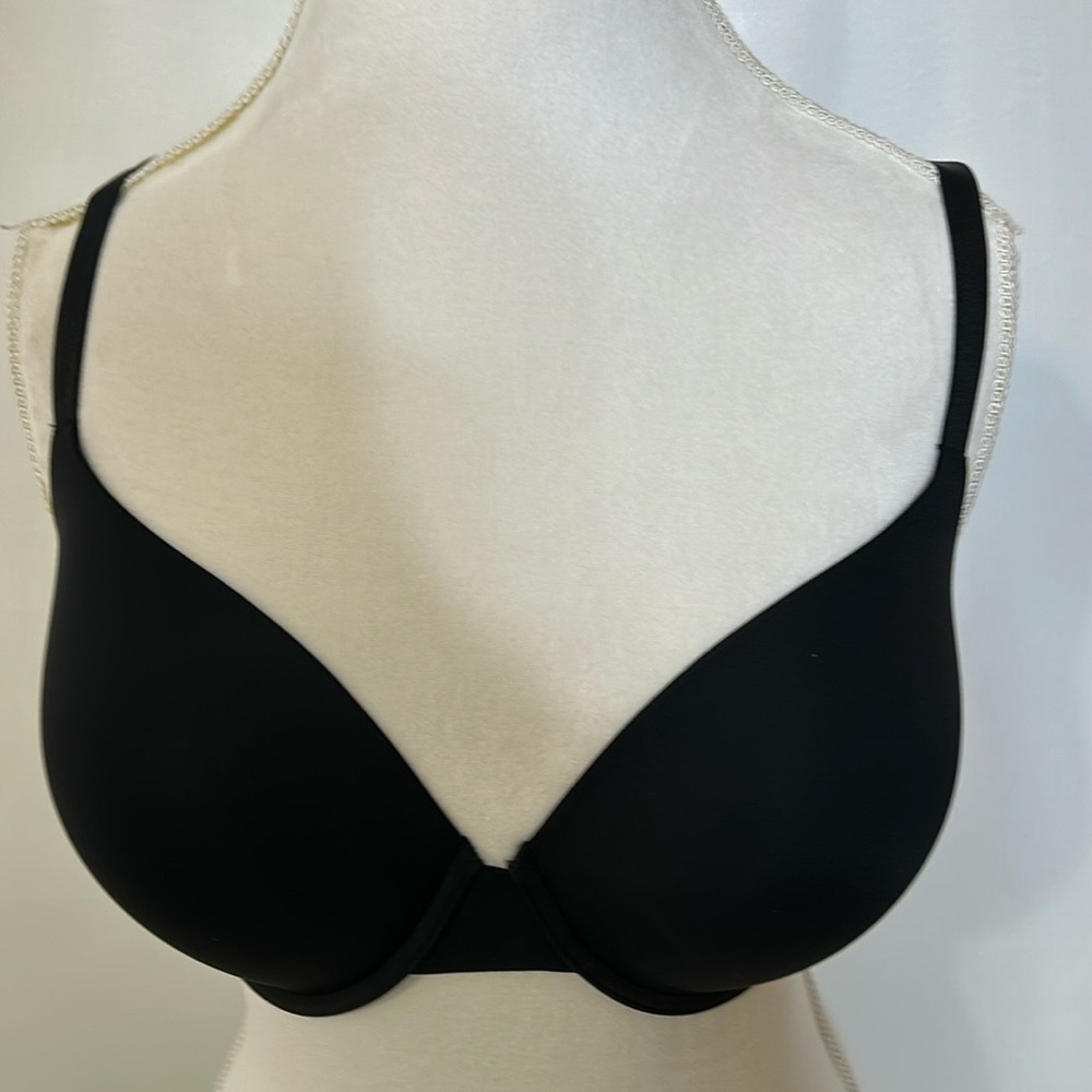 Victoria’s Secret Blk underwire bra 34DDD